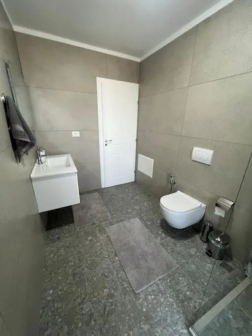 Apartment Modern Apt Near City Centre Shkoder